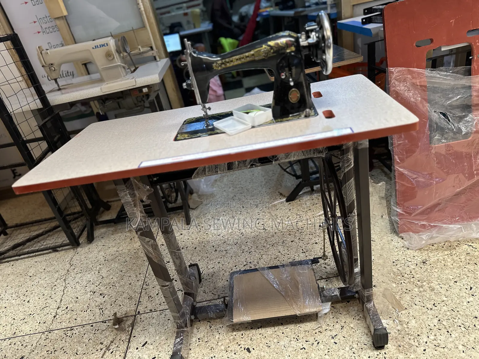 New Original Stand With New Singer Sewing Machines Complete Well Teste