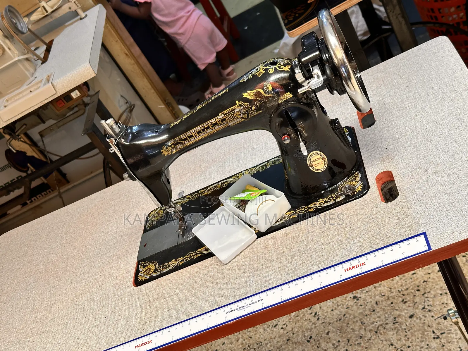 New Original Stand With New Singer Sewing Machines Complete Well Teste