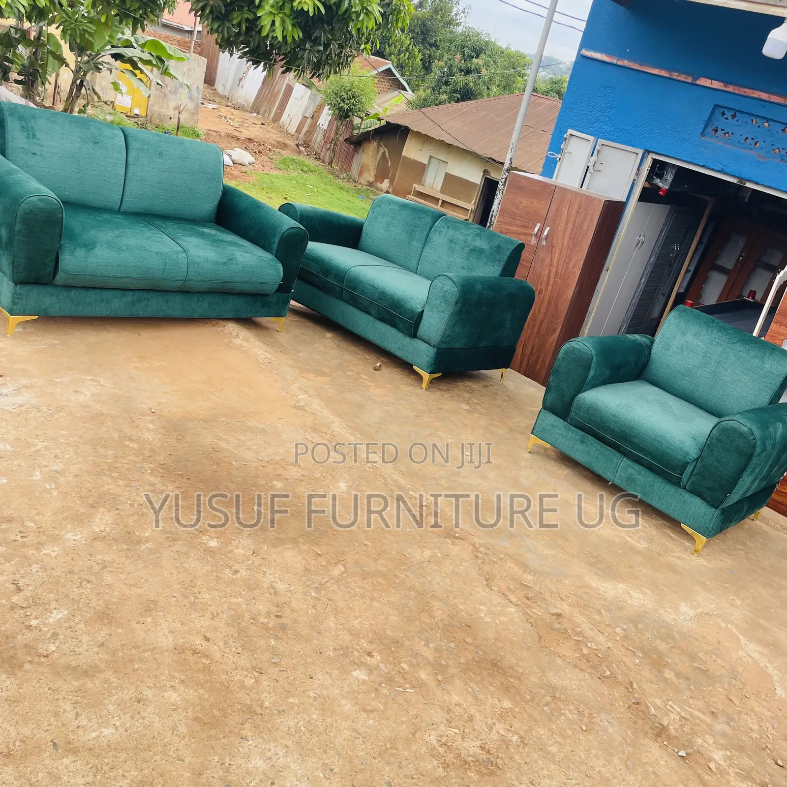 Sofaset Five Set in Forest Green and Golden Stands