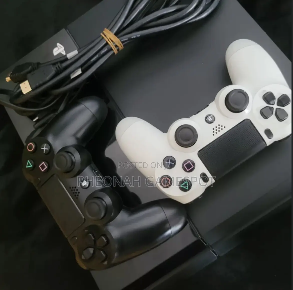 Ps4 Console, 2 Controllers and 11 Games, Stable Fast Operation.