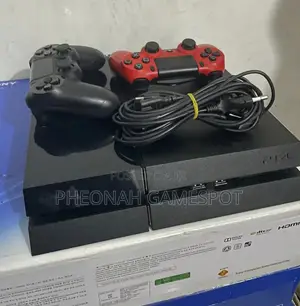 Playstation 4, 2 Pads and 20 Games, Powerful Plug-and-Play Set.