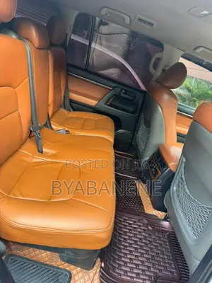 Brand New Land Cruiser V8 for Hire