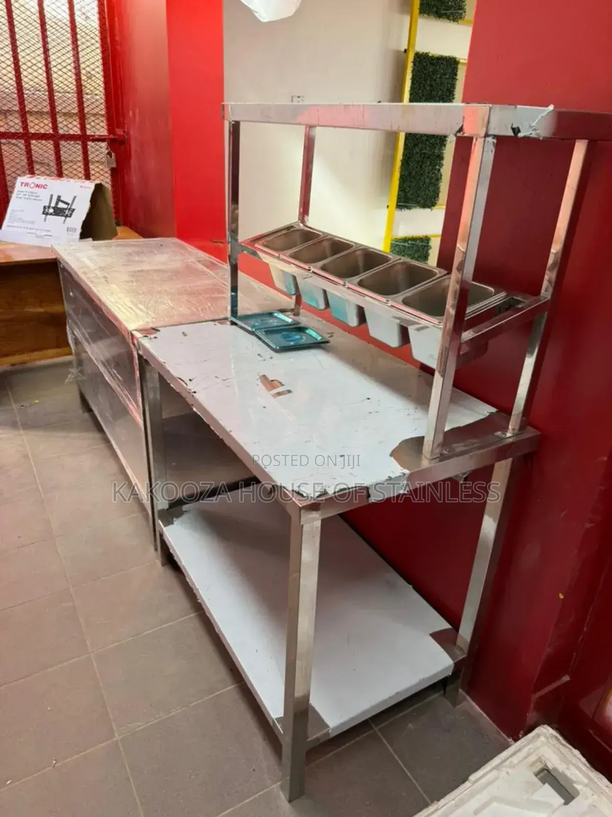 Working Top With Saving Dish