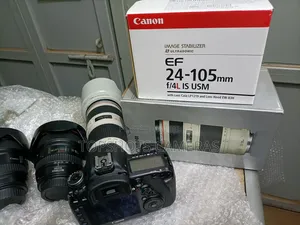 Canon Ef 70-200mm F4.0 Lens