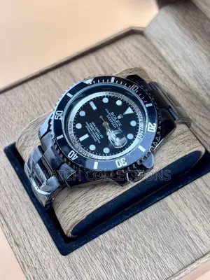 Rolex Men Watch With a Ring Lock System