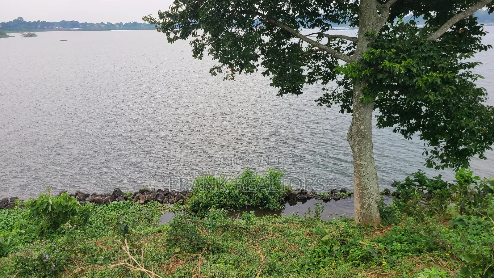 2 Acers Beach Land in Kawuku Entebbe Rd