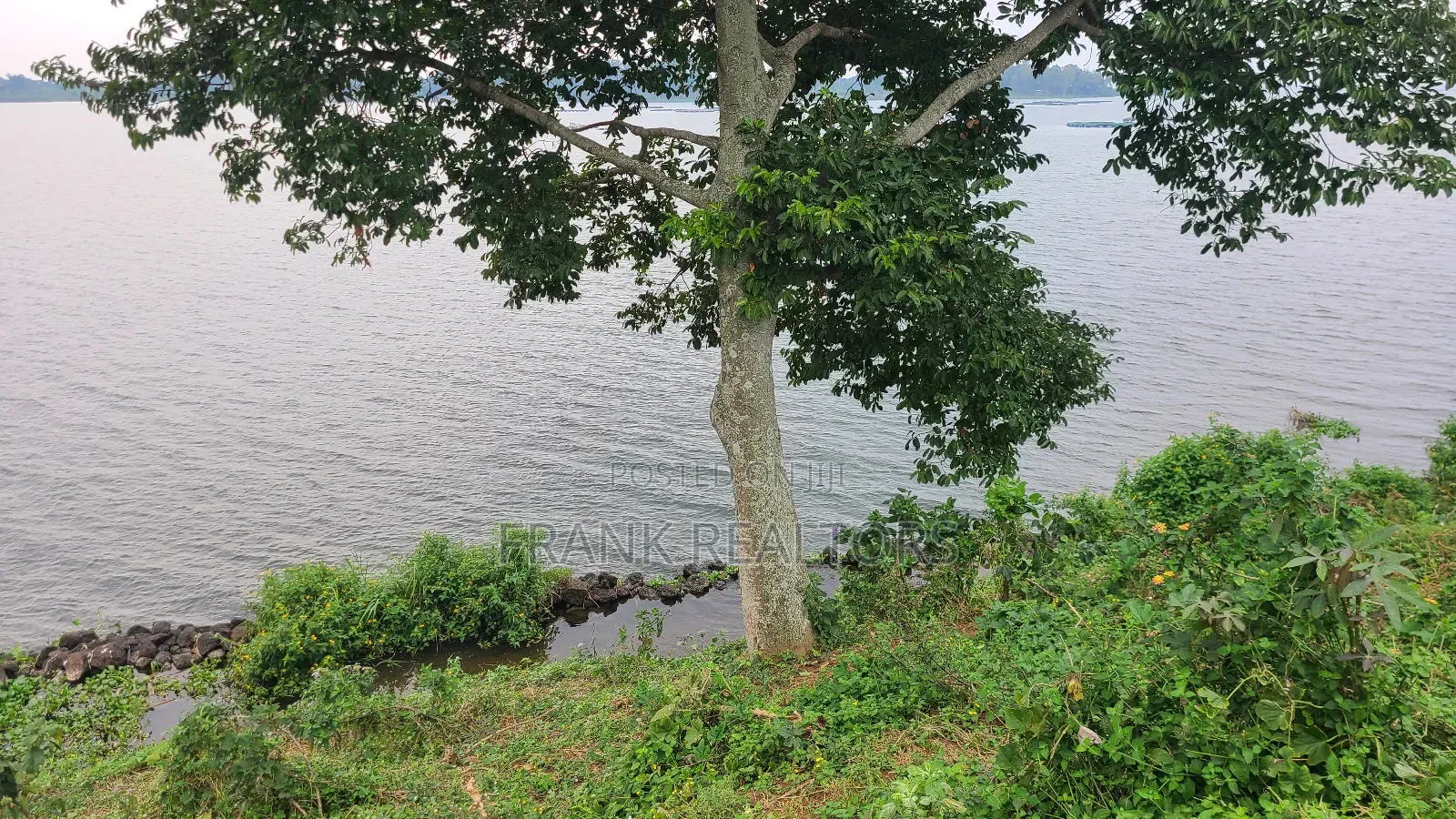 2 Acers Beach Land in Kawuku Entebbe Rd