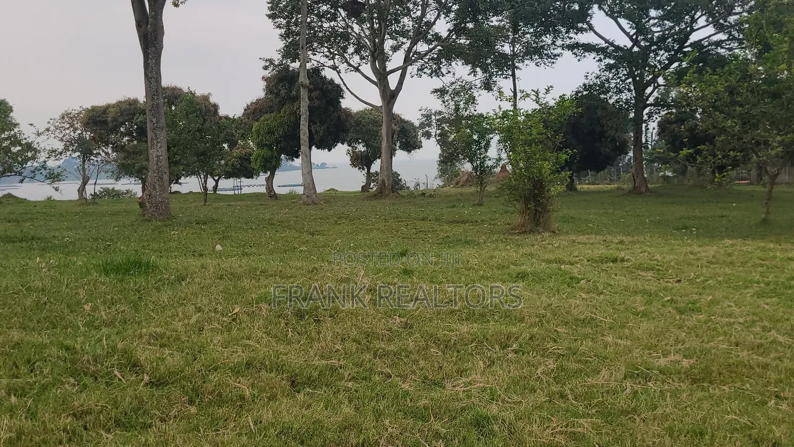 2 Acers Beach Land in Kawuku Entebbe Rd