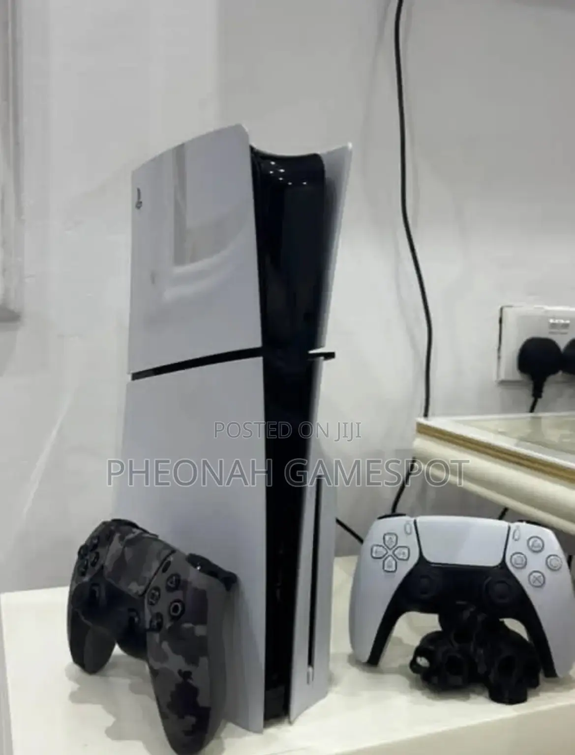 Ps5 Slim Console, 2 Controllers and 5 Games, Sharp Next-Gen Play.