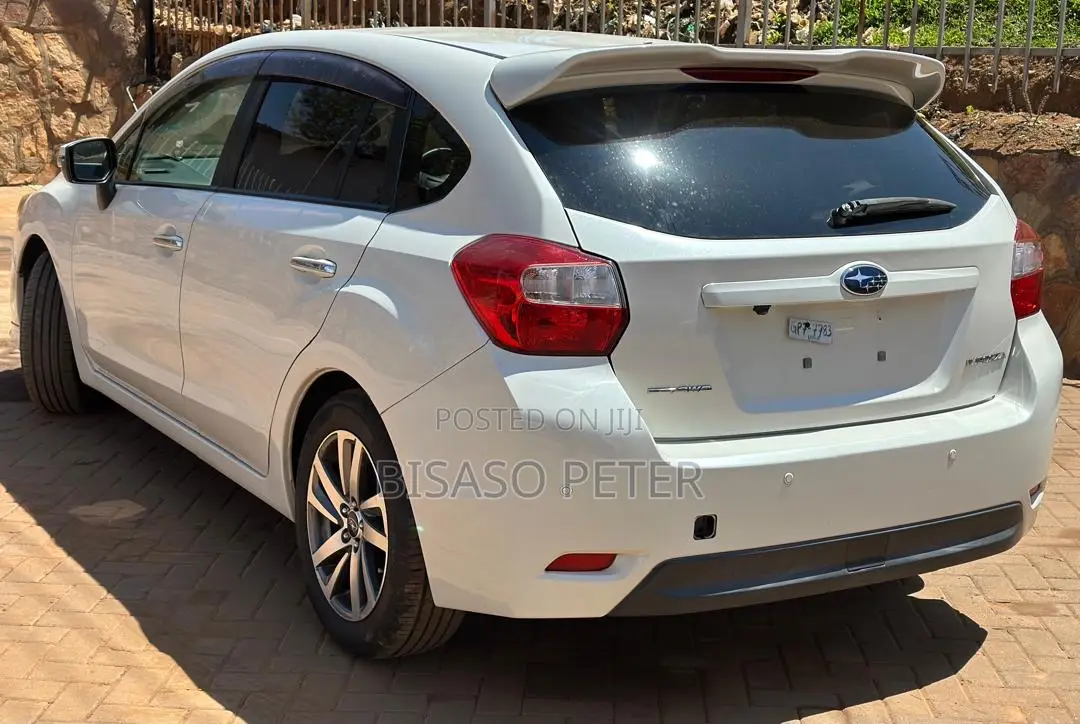 Subaru Impreza 2.0i Sport Premium AWD Hatchback 2016 White