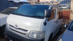 Toyota HiAce 2010 White