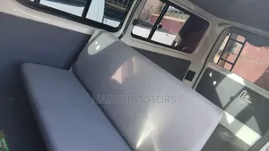 Toyota HiAce 2010 White