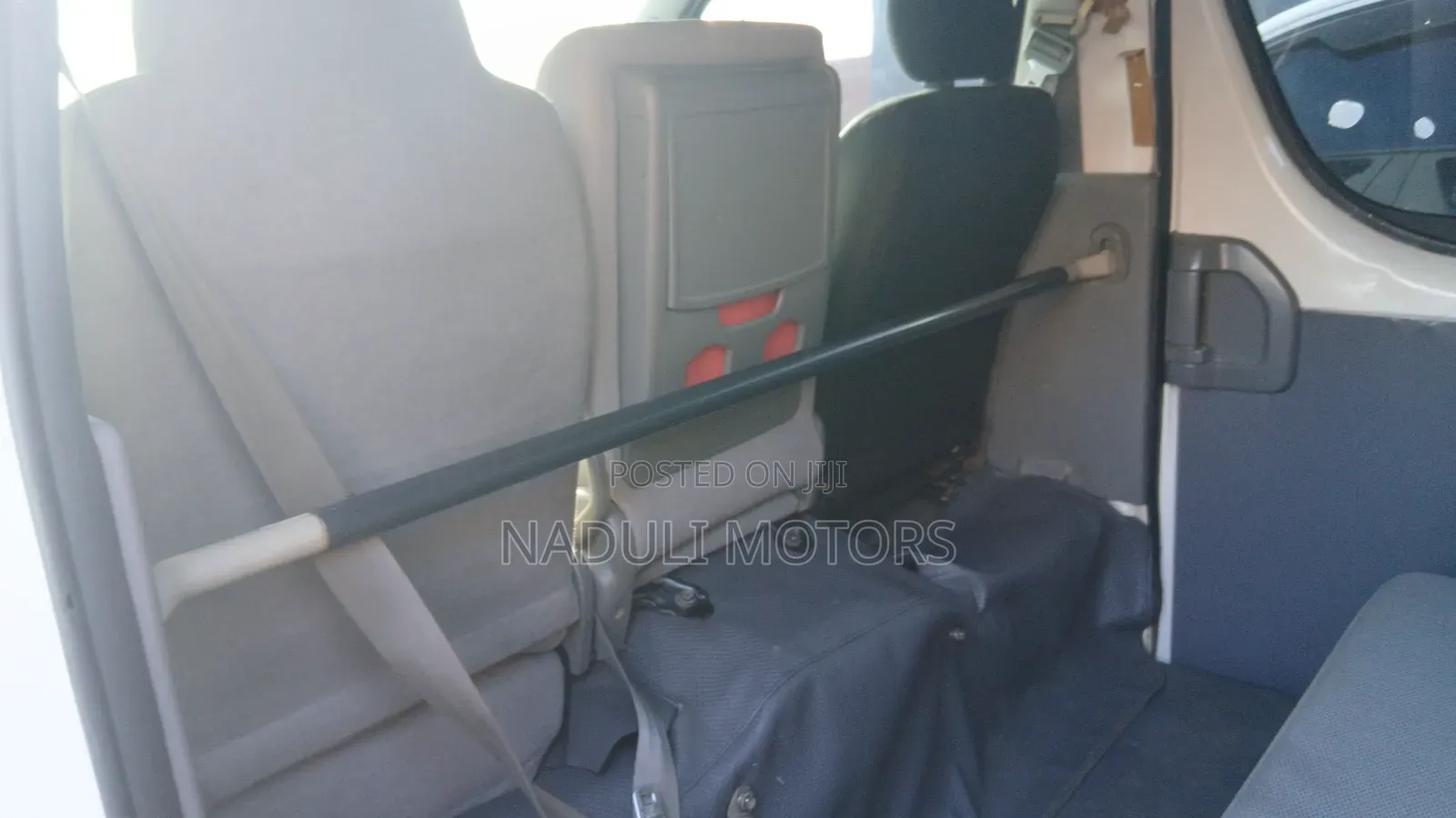 Toyota HiAce 2010 White