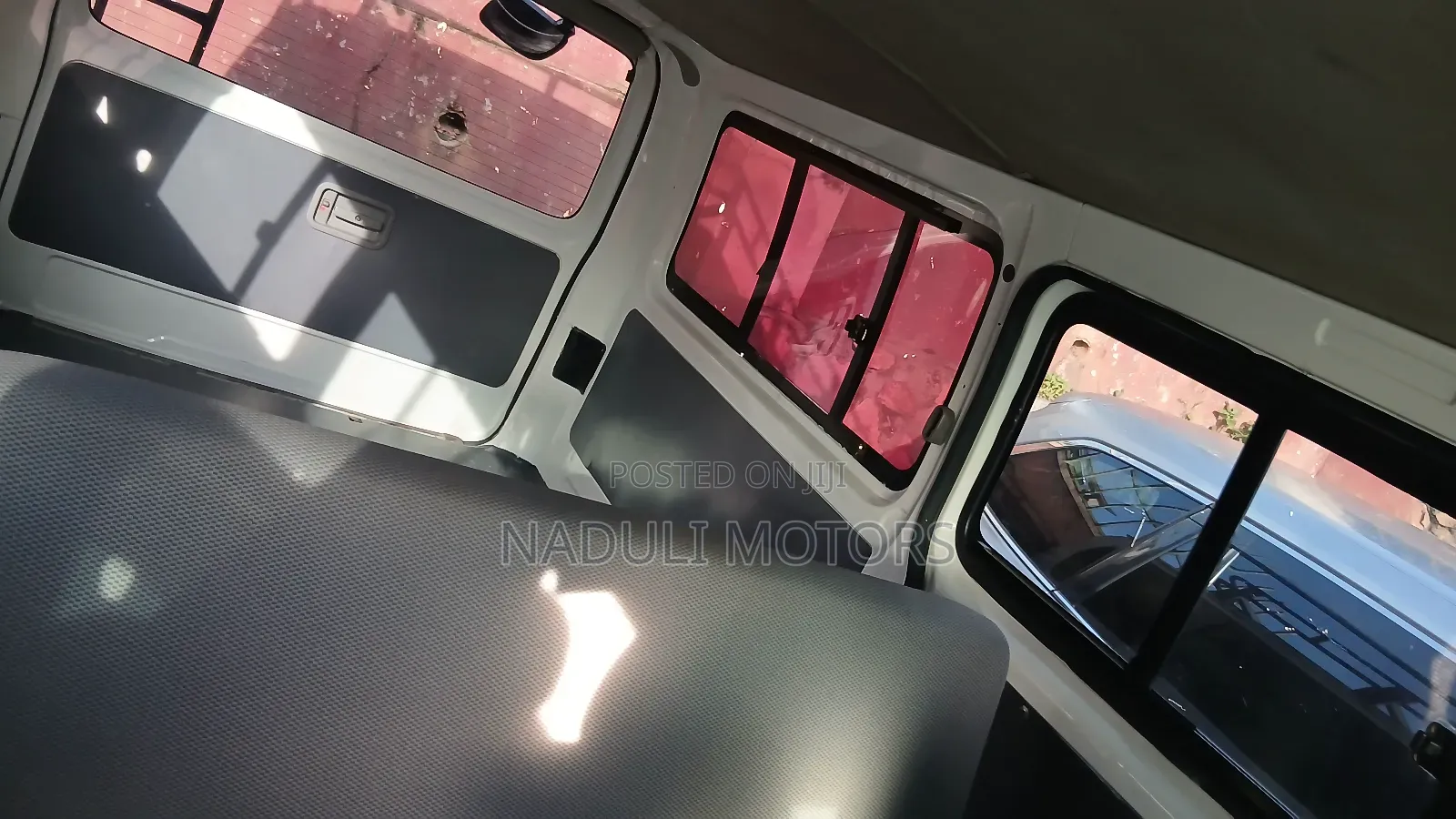 Toyota HiAce 2010 White