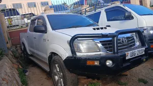 Toyota Hilux 2008 White
