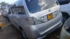Toyota Vellfire 2010 Silver