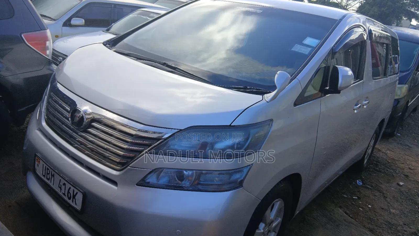 Toyota Vellfire 2010 Silver