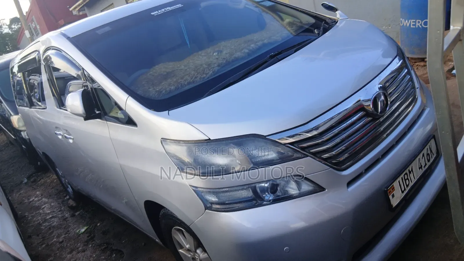 Toyota Vellfire 2010 Silver