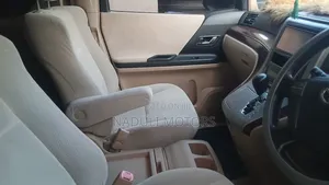 Toyota Vellfire 2010 Silver