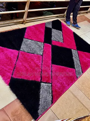 Expo Shaggy in Pink Medium Sizes