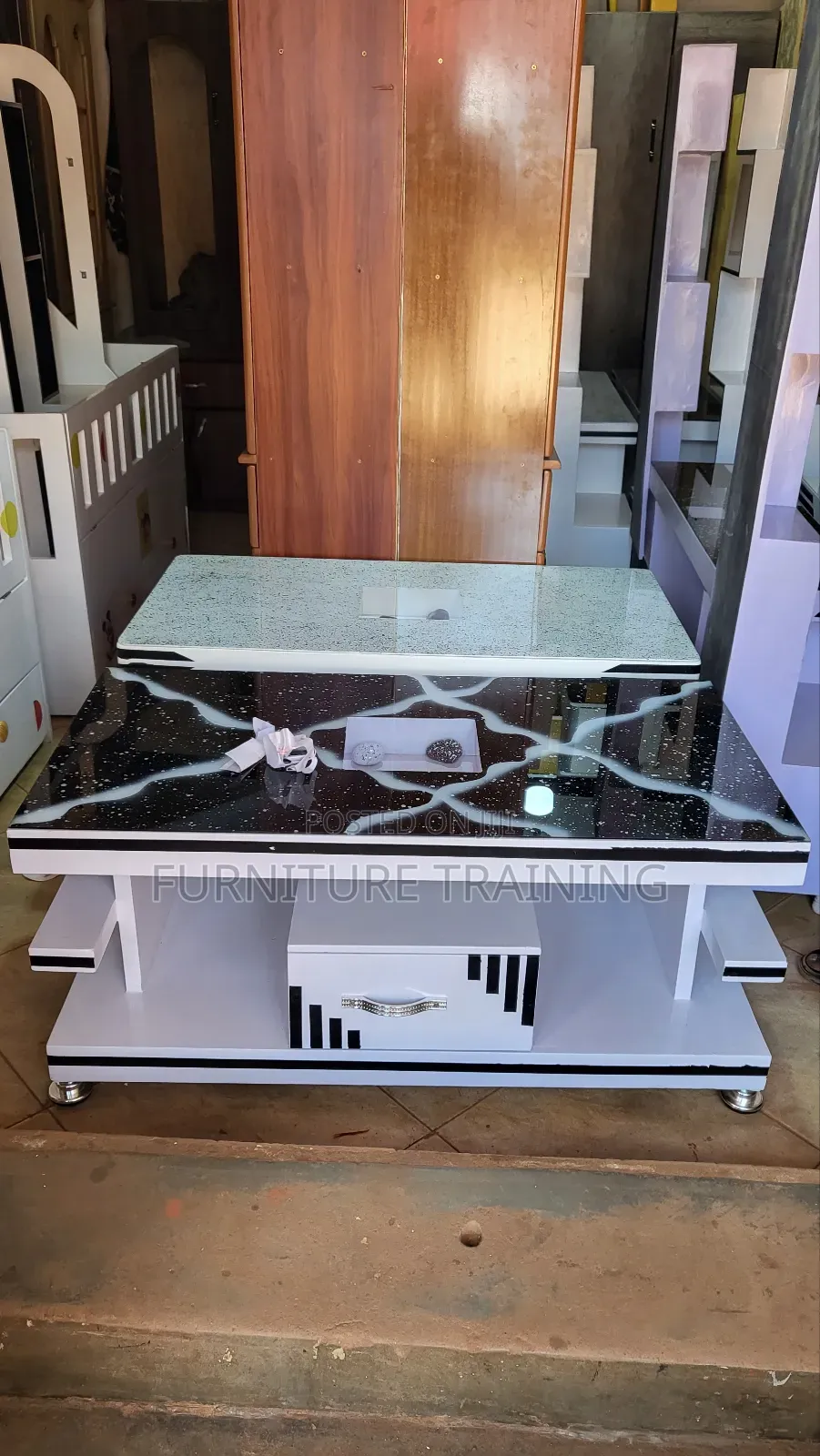 Center Table White and Black Stones