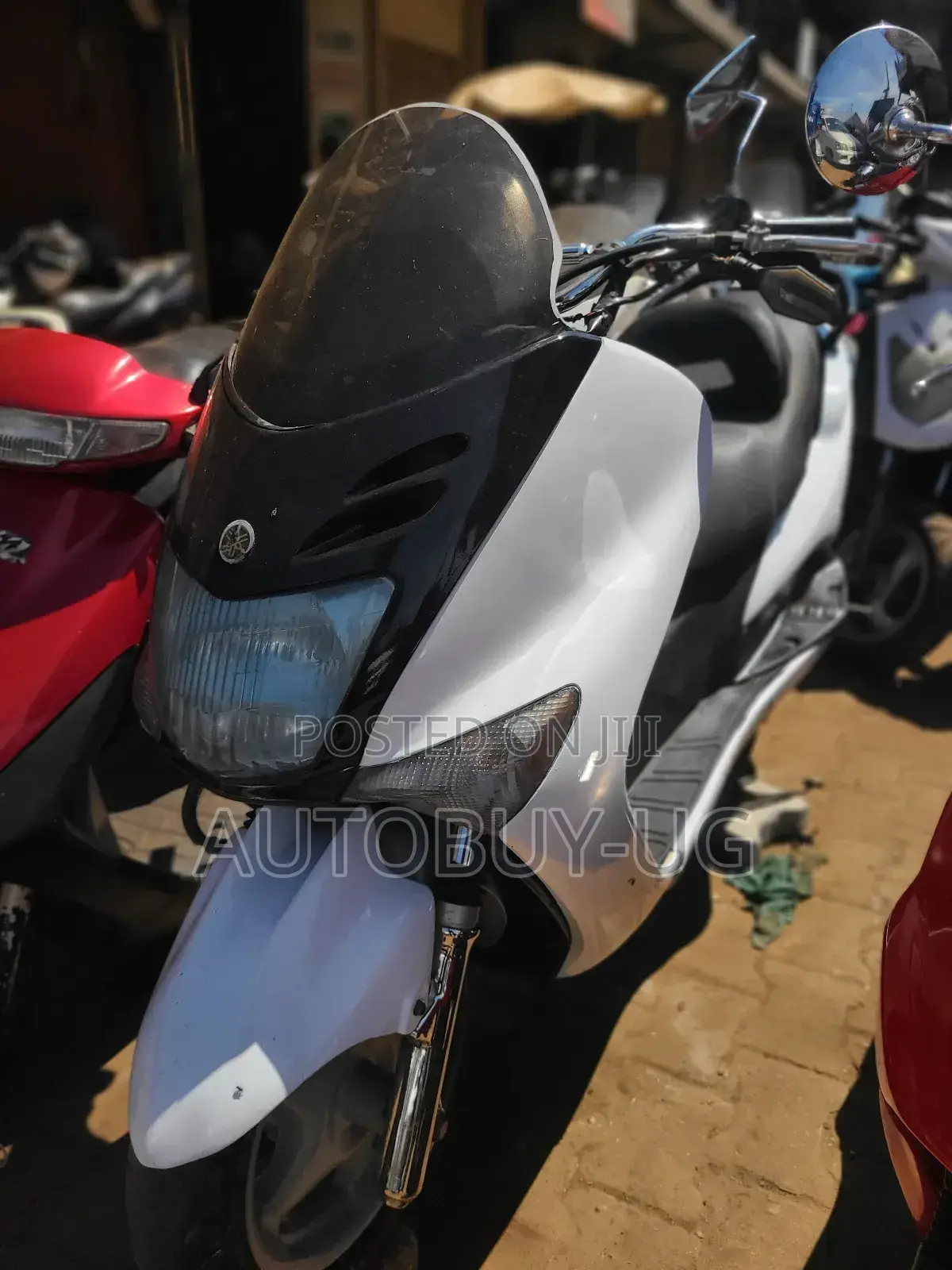 Yamaha Majesty 2019 White