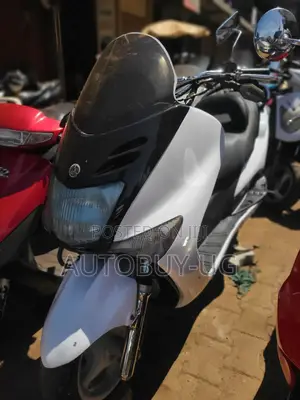 Yamaha Majesty 2019 White