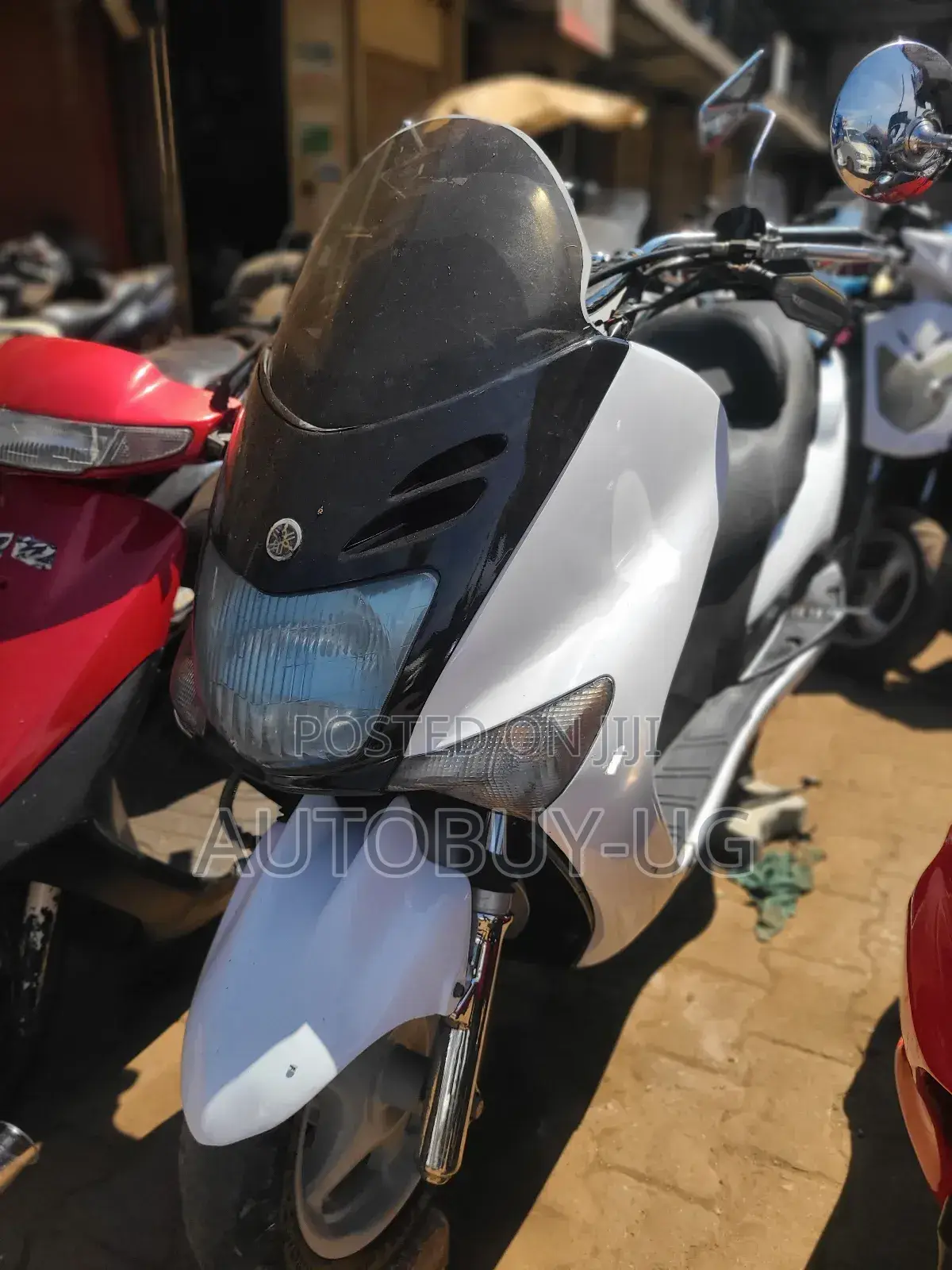 Yamaha Majesty 2019 White
