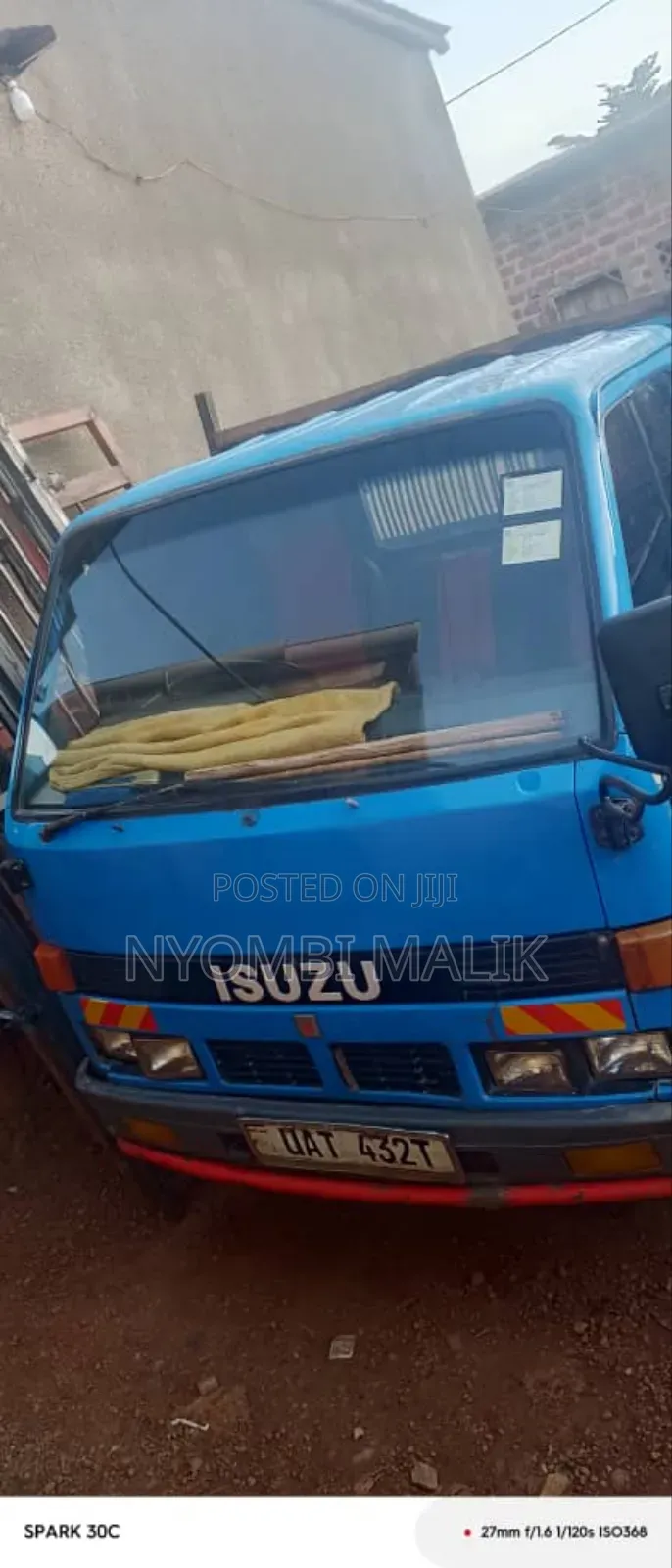 Isuzu Tipper