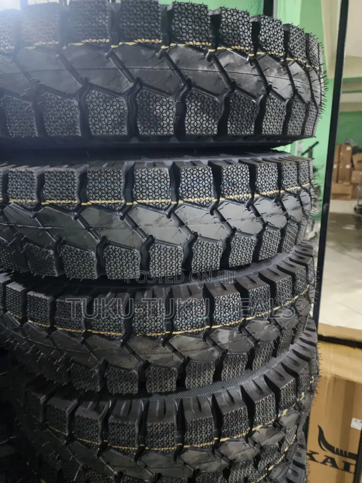 Tukutuku Tires