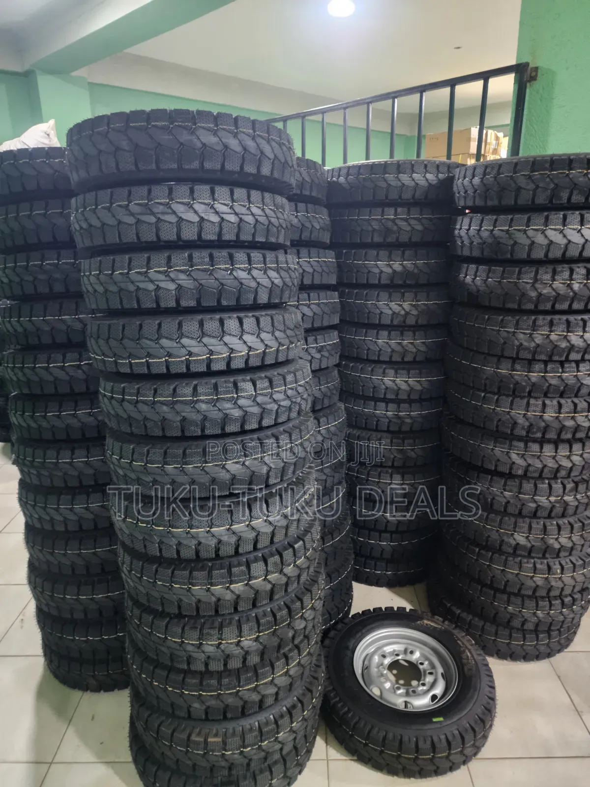 Tukutuku Tires