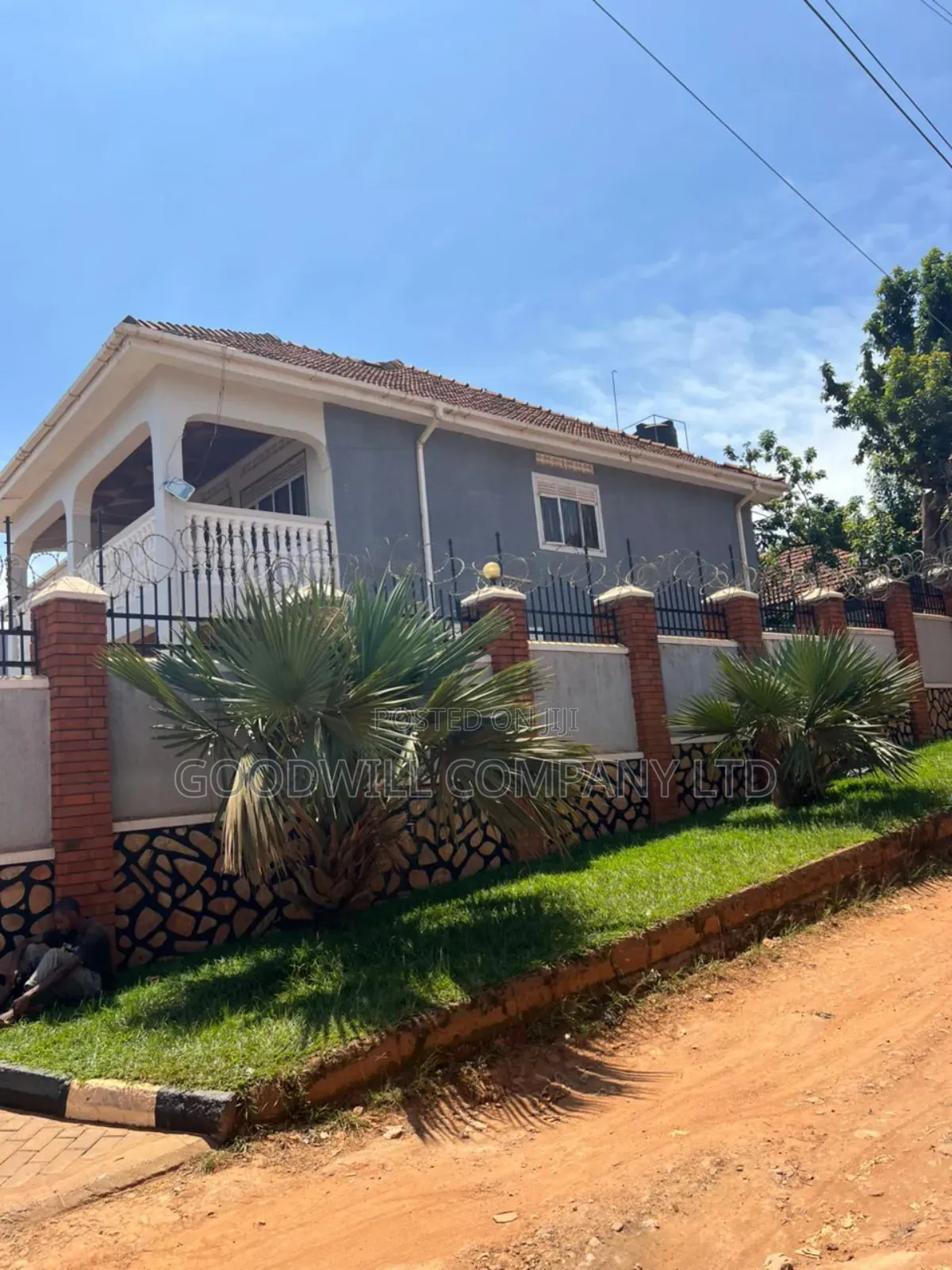 15 Decimals of Land With a Mansion Flat House in Ntinda