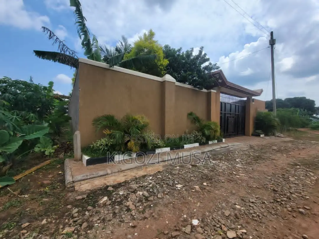3bdrm House in Kikyusa for sale