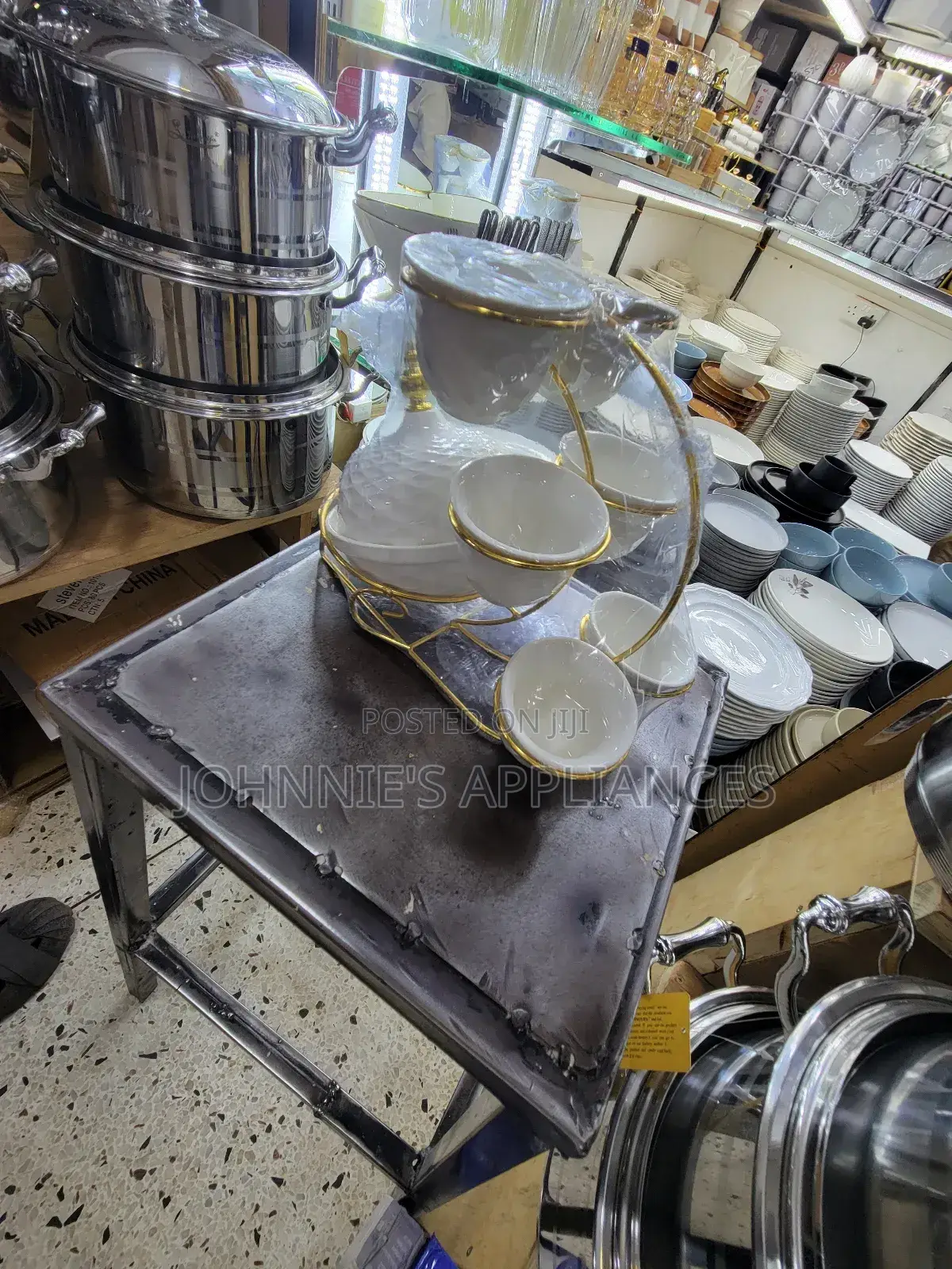 Elegant Ceramic Serving Set With Golden Stand