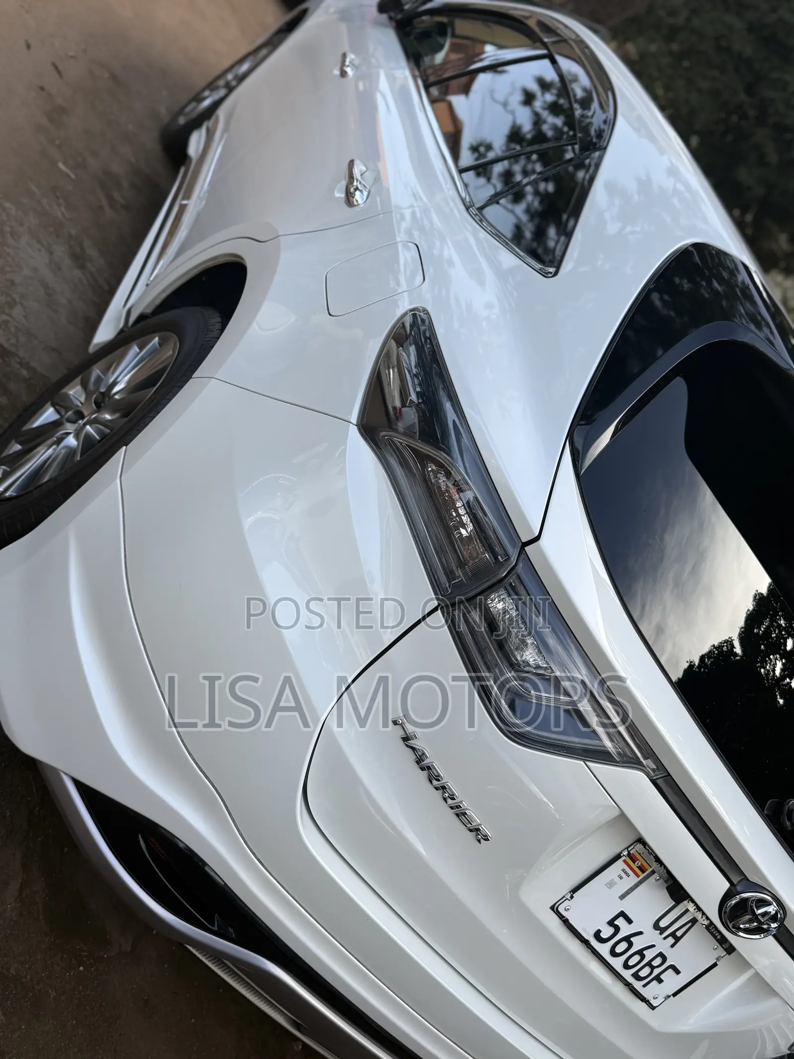 Toyota Harrier 2.0 2016 White