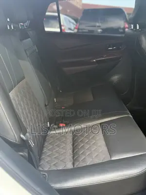 Toyota Harrier 2.0 2016 White