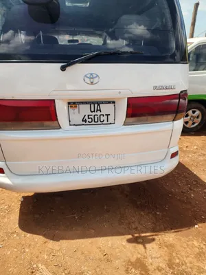 Toyota Regius 1998 White