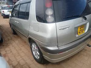Toyota Raum 1999 Silver