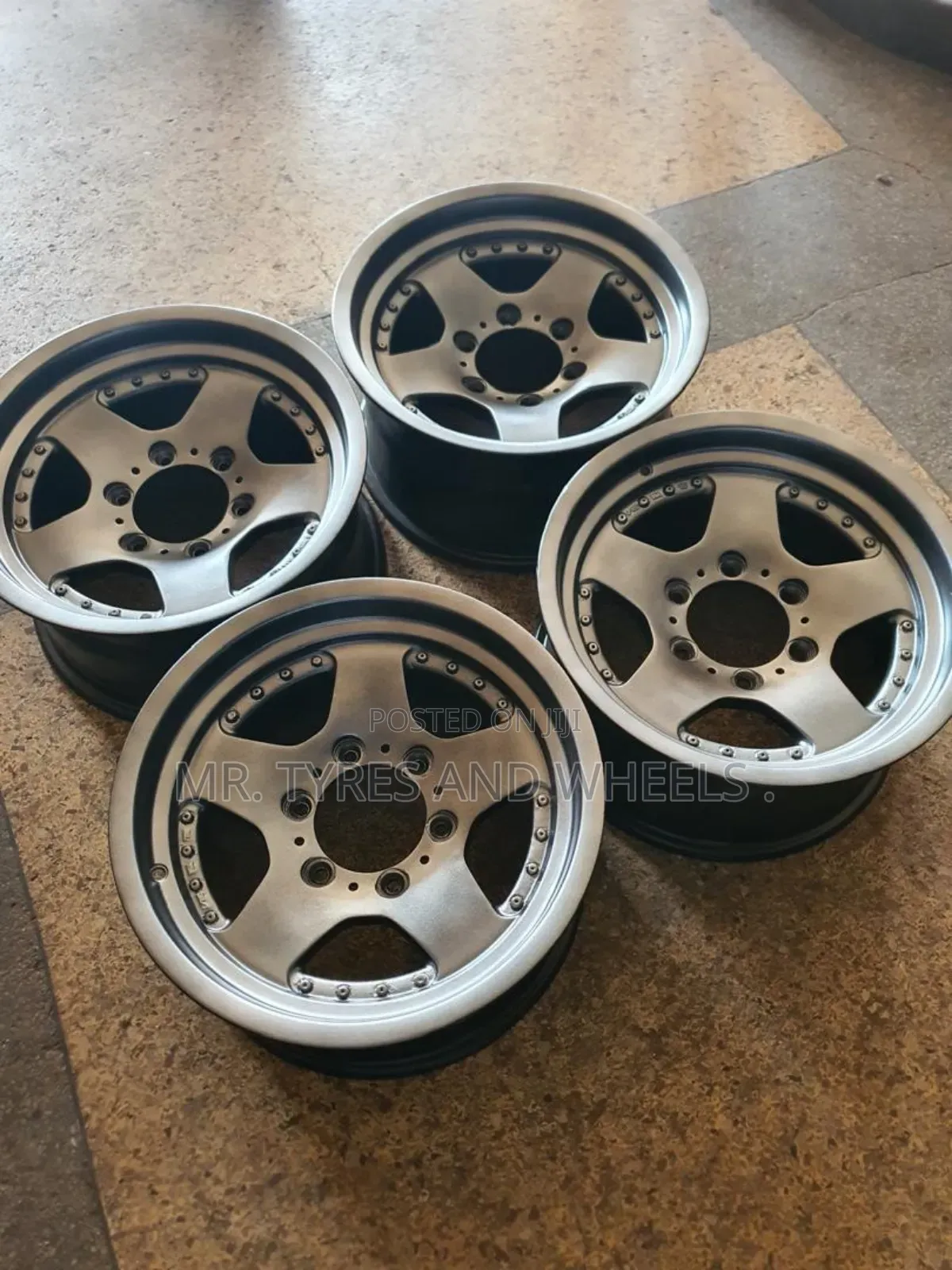 Landcreaser Balloon Size 16 Available in Stock Now.