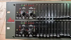 DBX Equalizer 2231