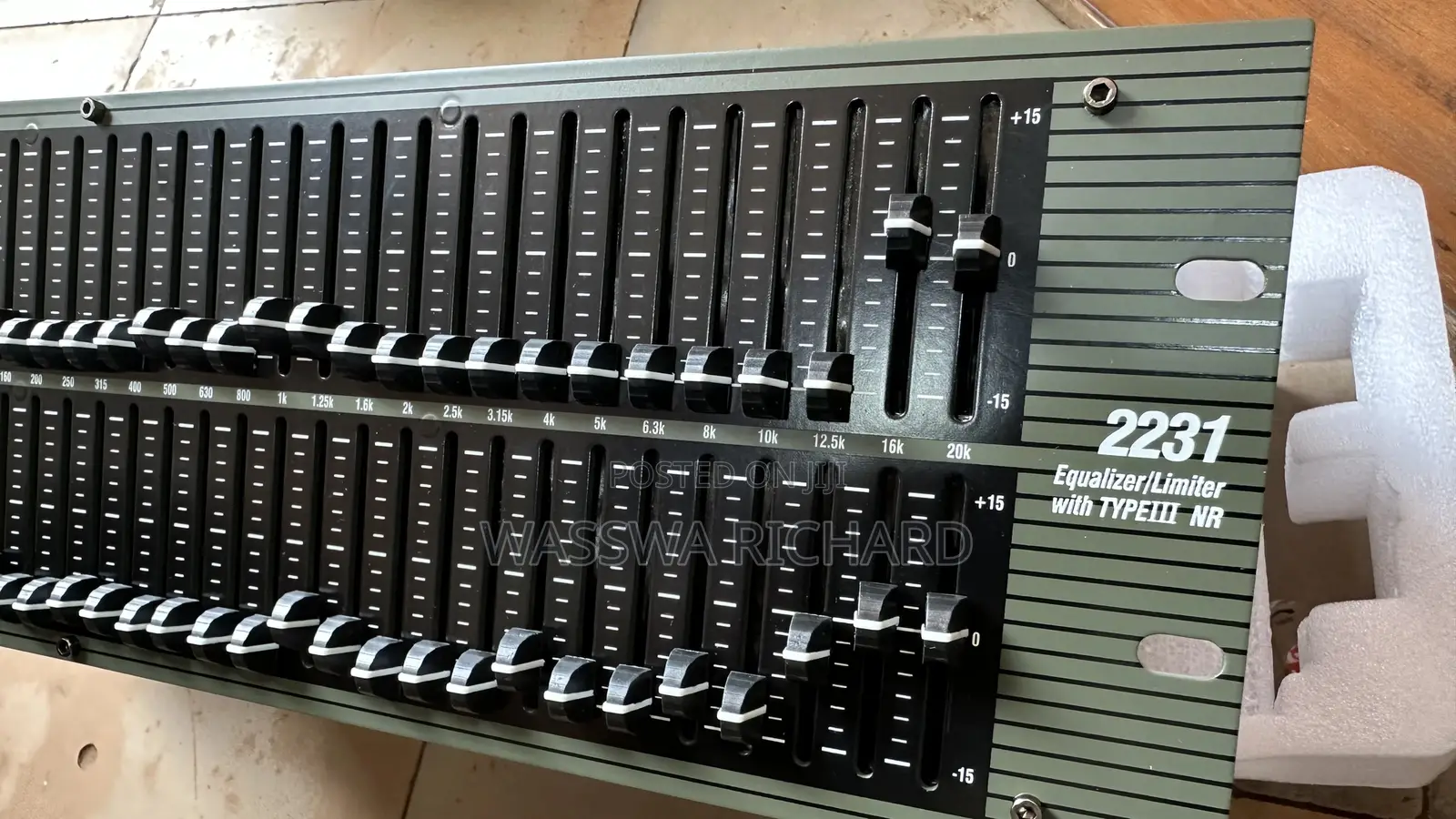 DBX Equalizer 2231