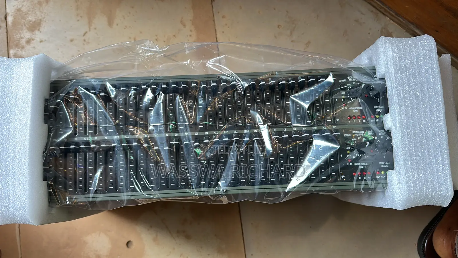 DBX Equalizer 2231