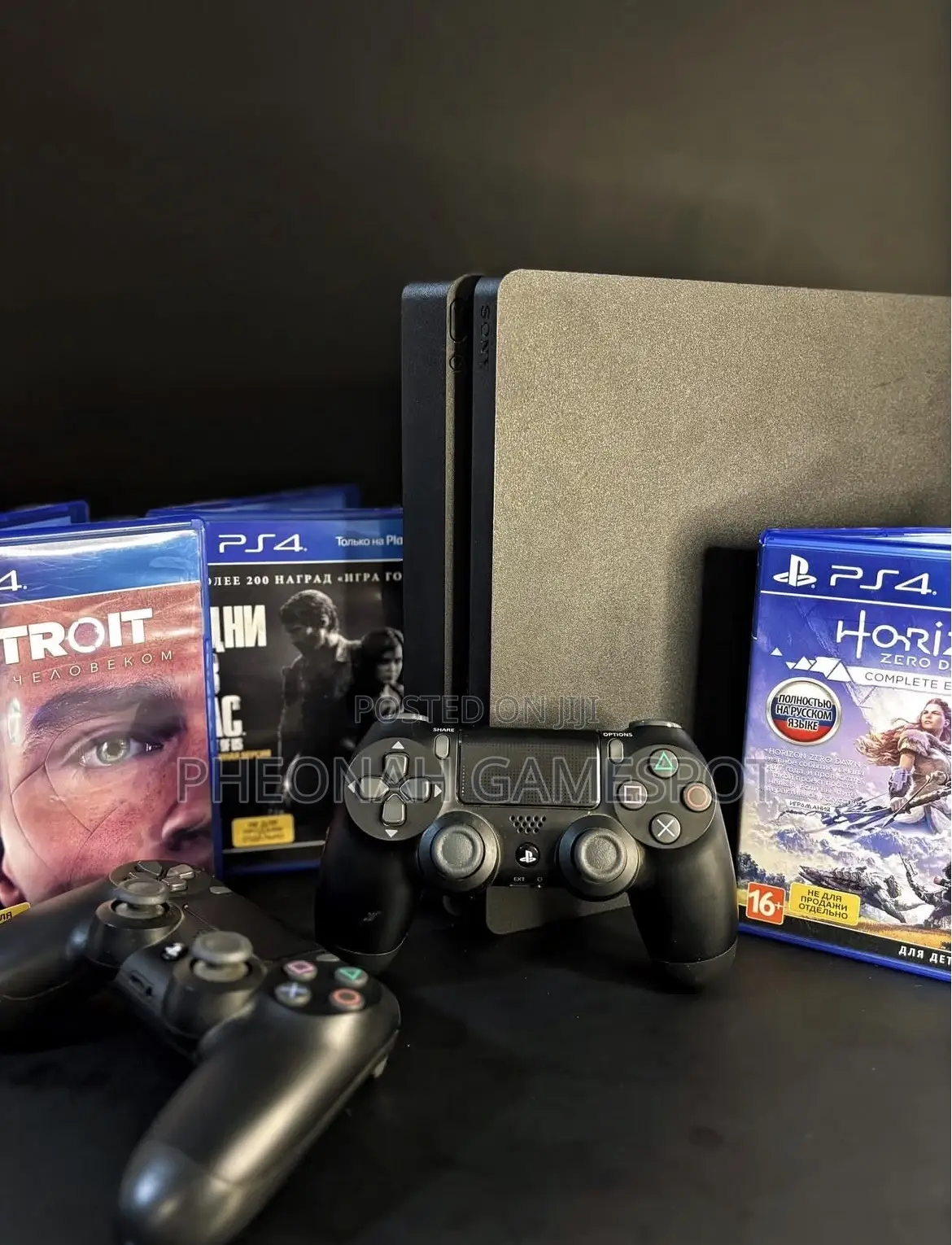 Ps4 Console, Two Controllers and 14 Games Installed, Family Friendly.