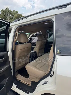 Landcruiser V8 Available for Hire