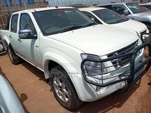 Isuzu D-MAX 2010 White