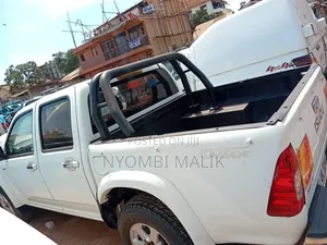 Isuzu D-MAX 2010 White