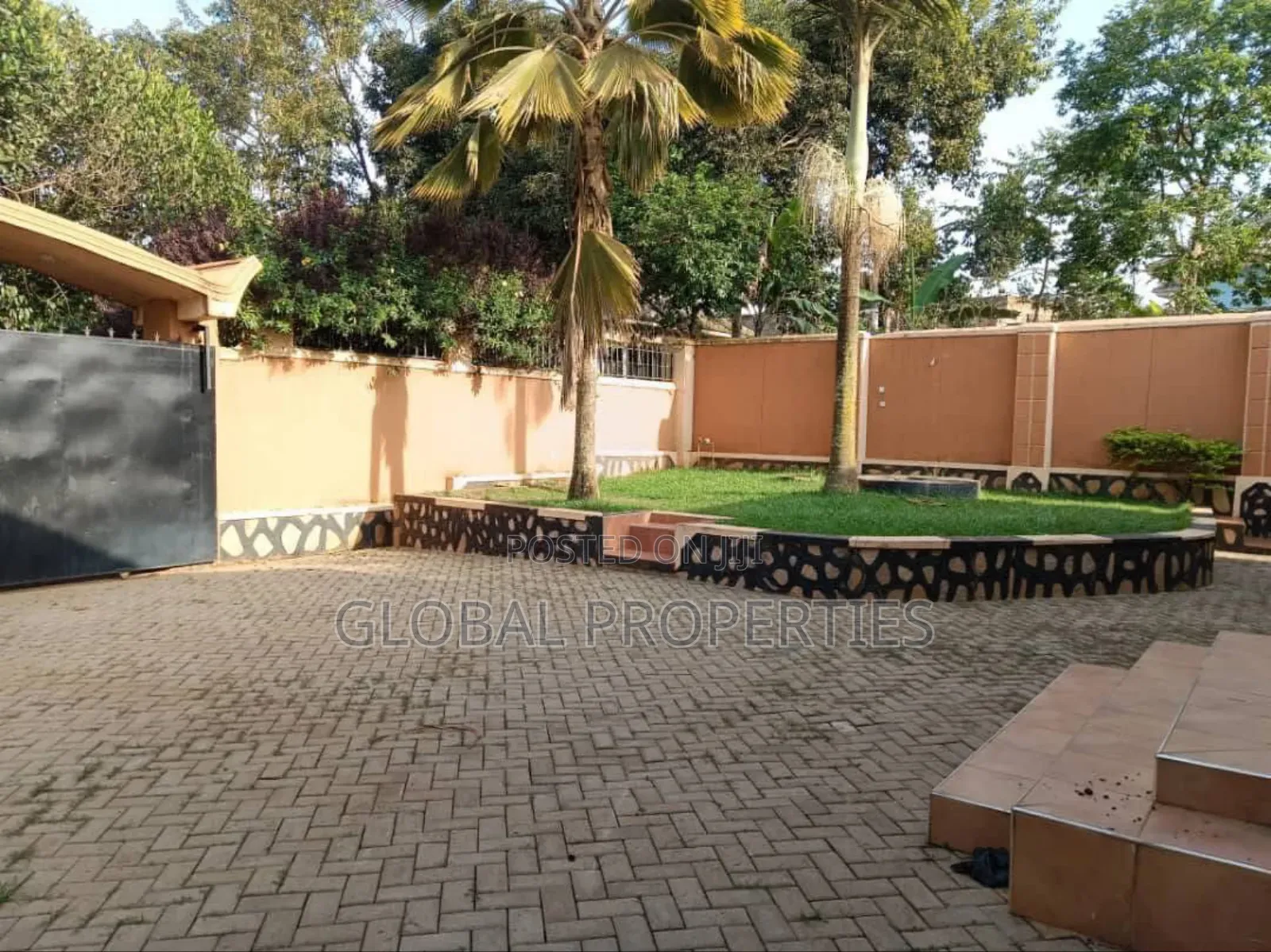 3bdrm House in Jjogo, Central Division for sale
