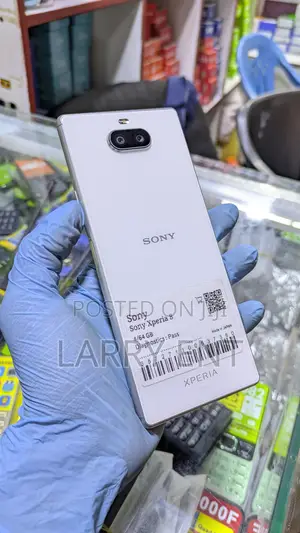 Sony Xperia 8 SOV42 64 GB White