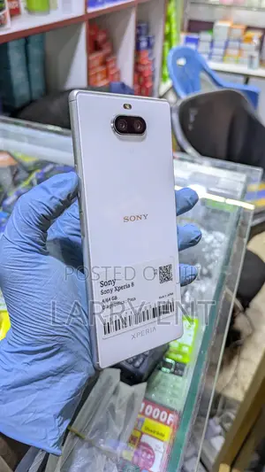Sony Xperia 8 SOV42 64 GB White