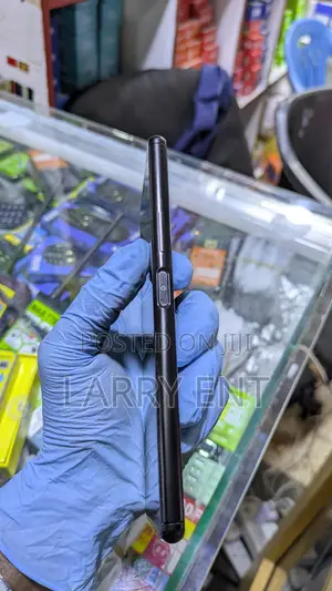 Sony Xperia 8 SOV42 64 GB Black